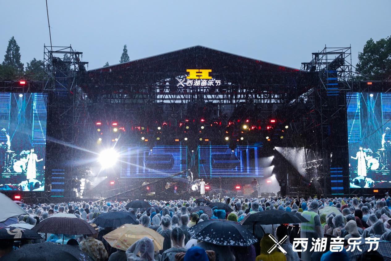 2021杭州西湖音乐节,第一舞台(主舞台h)pa系统由kv2 audio vhd5.